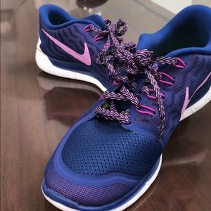 Like new Nike Free 5.0 size 10!